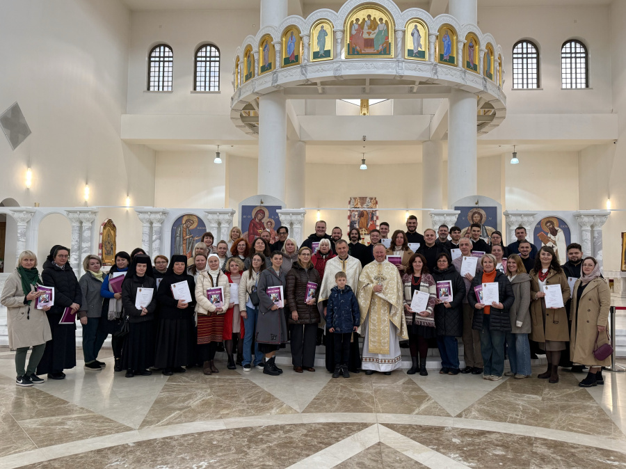 День катехита: Служити – Свідчити – Світити